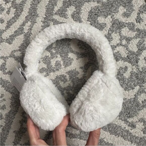 NWT Lululemon Plush Fleece Earmuffs - Bone White - NEW - Picture 5 of 7